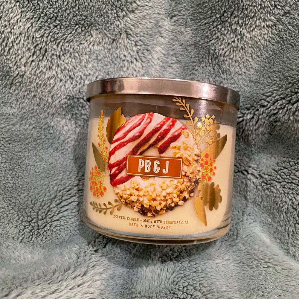 Bath and Body Works PB & J 3 Wick Candle RARE, NEW!!